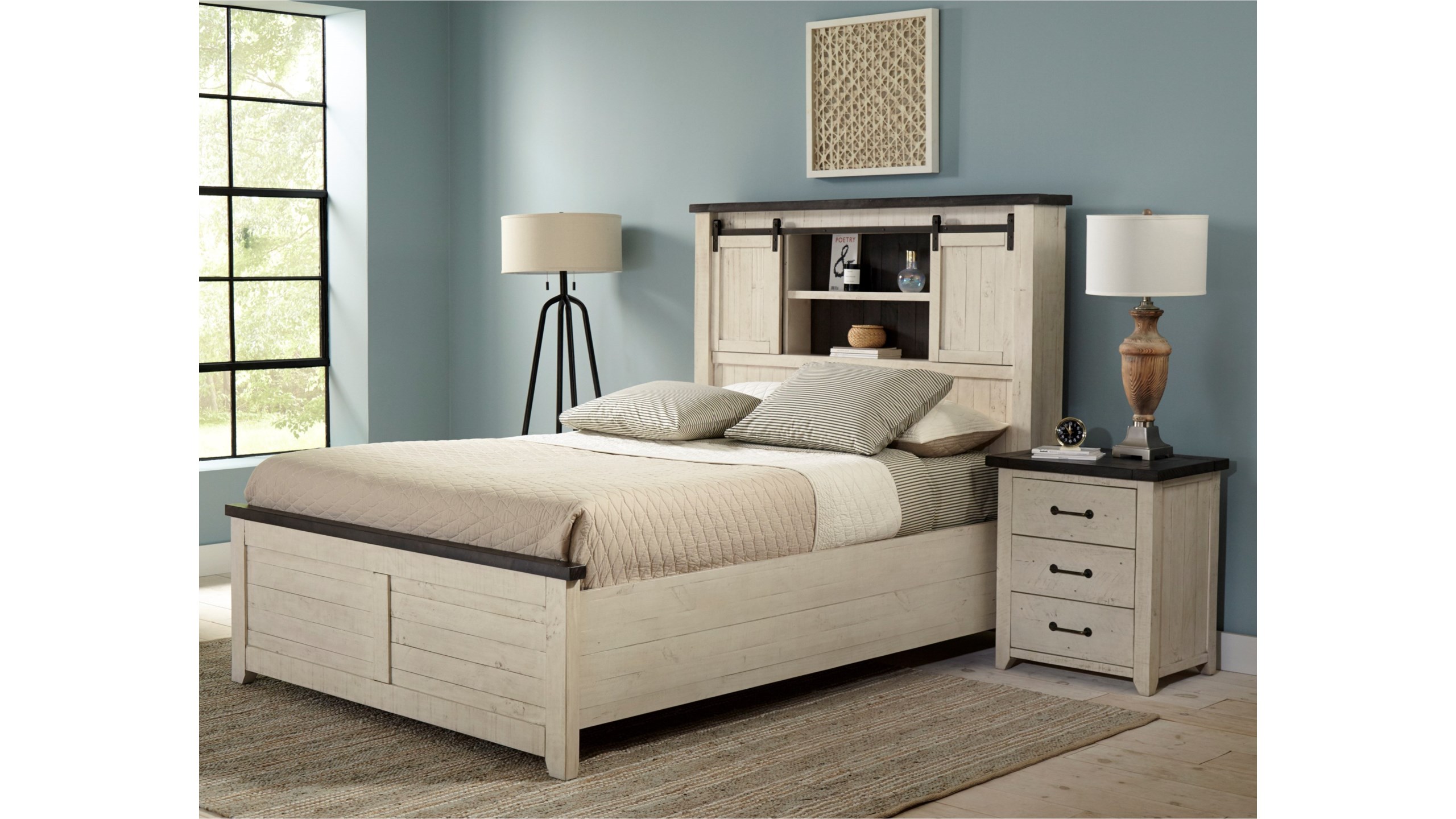 5/0 Queen Bed, Madison County/vintage White Louis Mohana Furniture